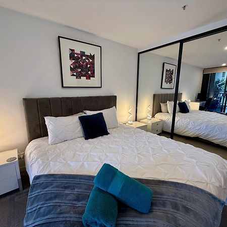 Midnight Luxe 1Br 1Bath Apartment 104 In The Heart Of Braddon Pool Sauna Secure Parking Wine Wifi Canberra Exteriör bild