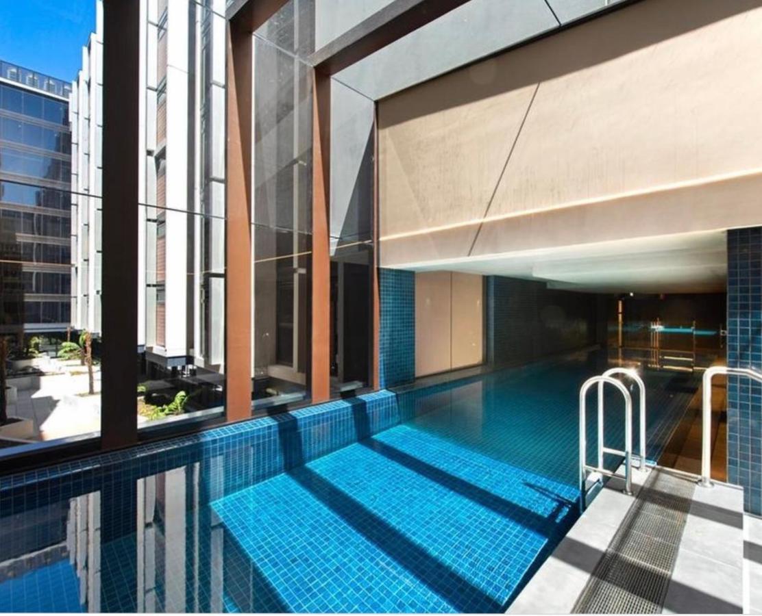 Midnight Luxe 1Br 1Bath Apartment 104 In The Heart Of Braddon Pool Sauna Secure Parking Wine Wifi Canberra Exteriör bild