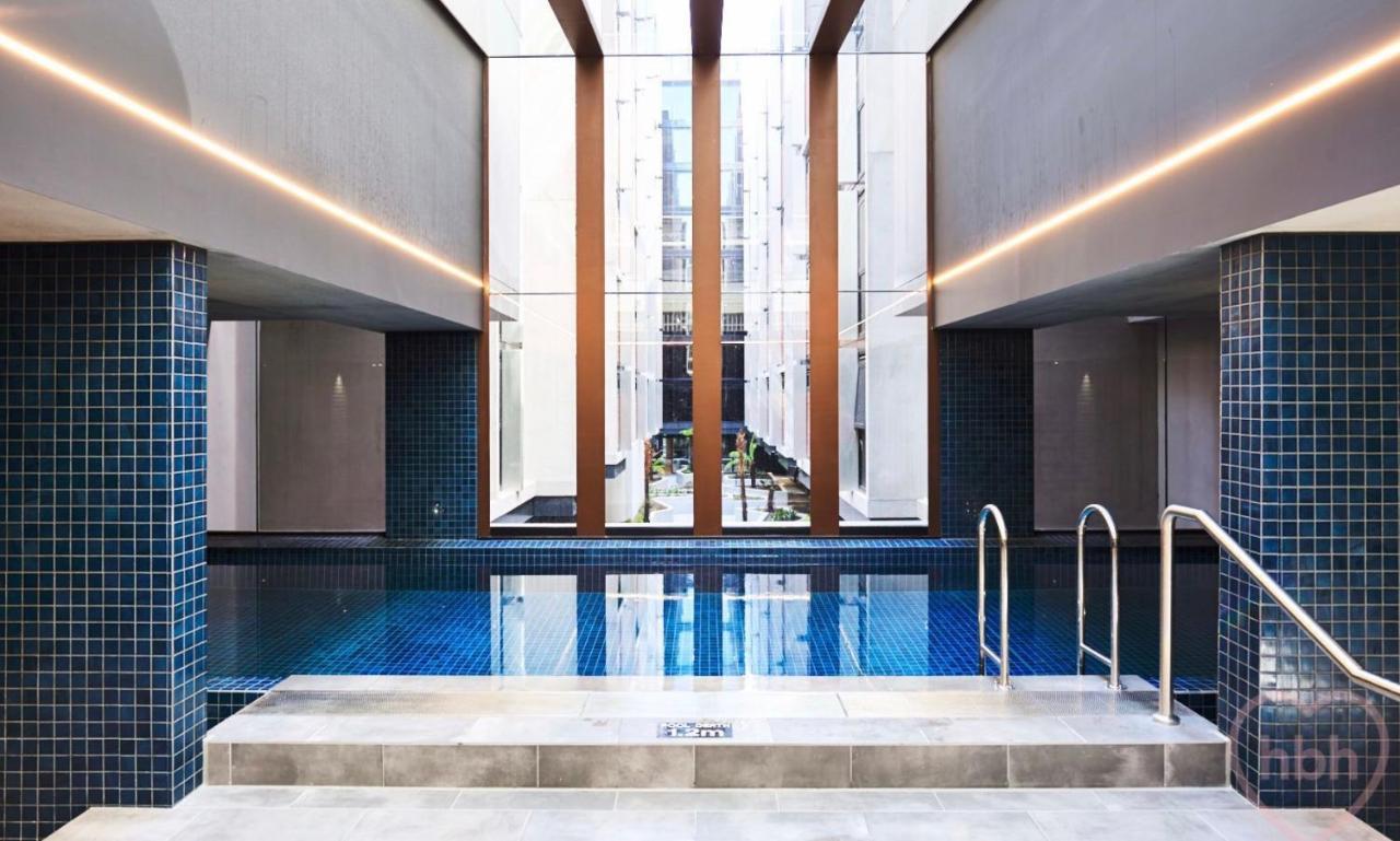 Midnight Luxe 1Br 1Bath Apartment 104 In The Heart Of Braddon Pool Sauna Secure Parking Wine Wifi Canberra Exteriör bild