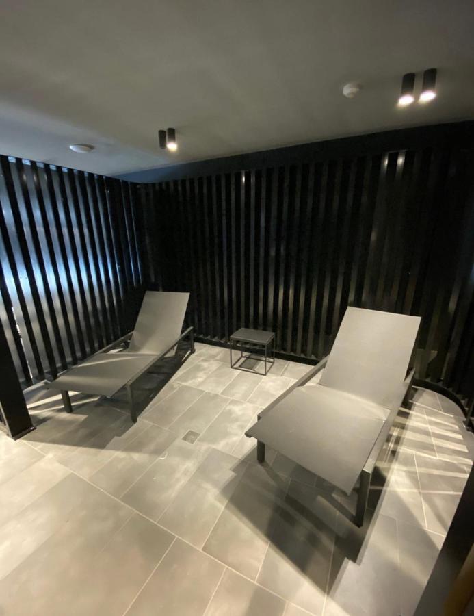 Midnight Luxe 1Br 1Bath Apartment 104 In The Heart Of Braddon Pool Sauna Secure Parking Wine Wifi Canberra Exteriör bild
