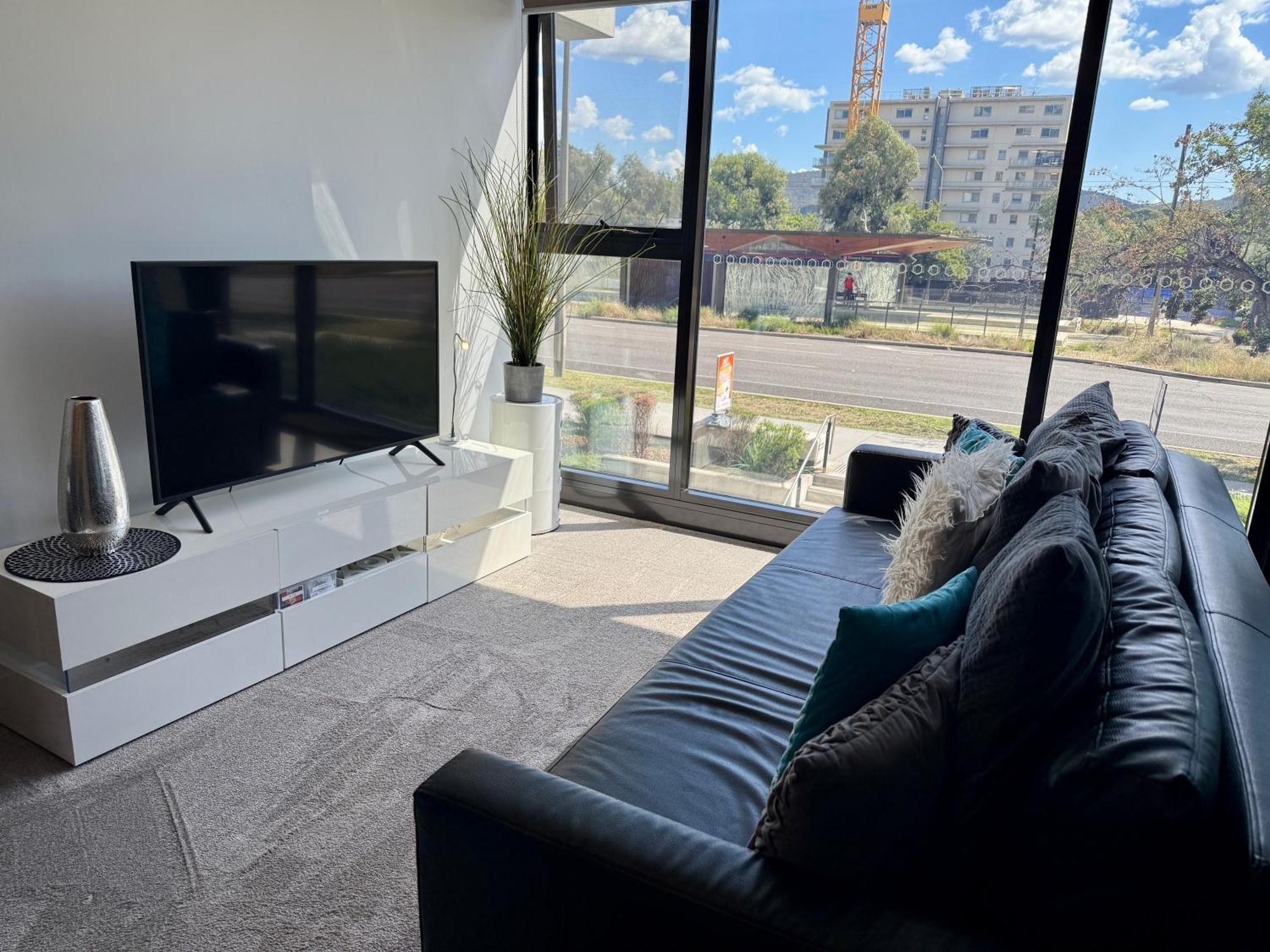 Midnight Luxe 1Br 1Bath Apartment 104 In The Heart Of Braddon Pool Sauna Secure Parking Wine Wifi Canberra Exteriör bild