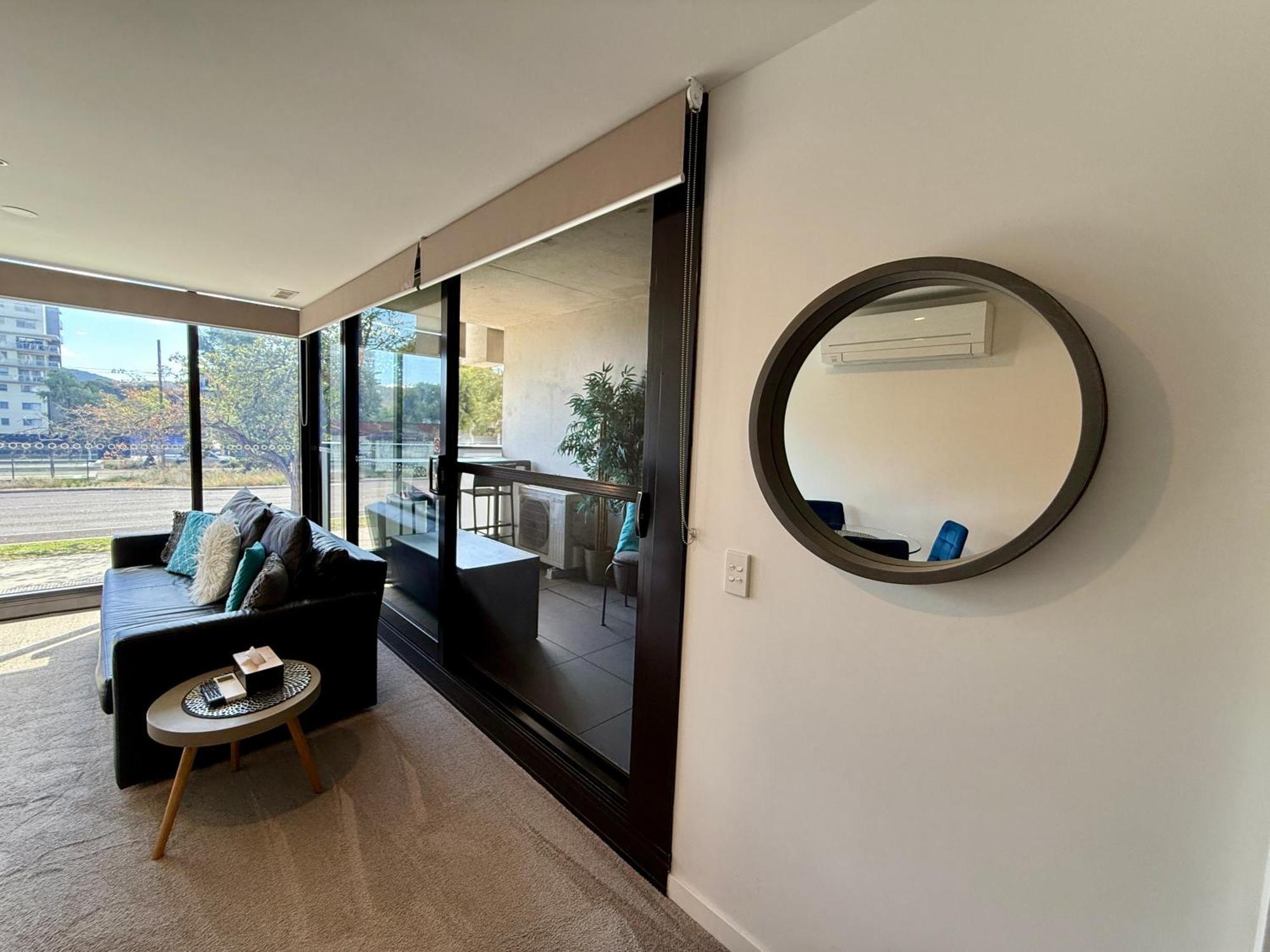 Midnight Luxe 1Br 1Bath Apartment 104 In The Heart Of Braddon Pool Sauna Secure Parking Wine Wifi Canberra Exteriör bild